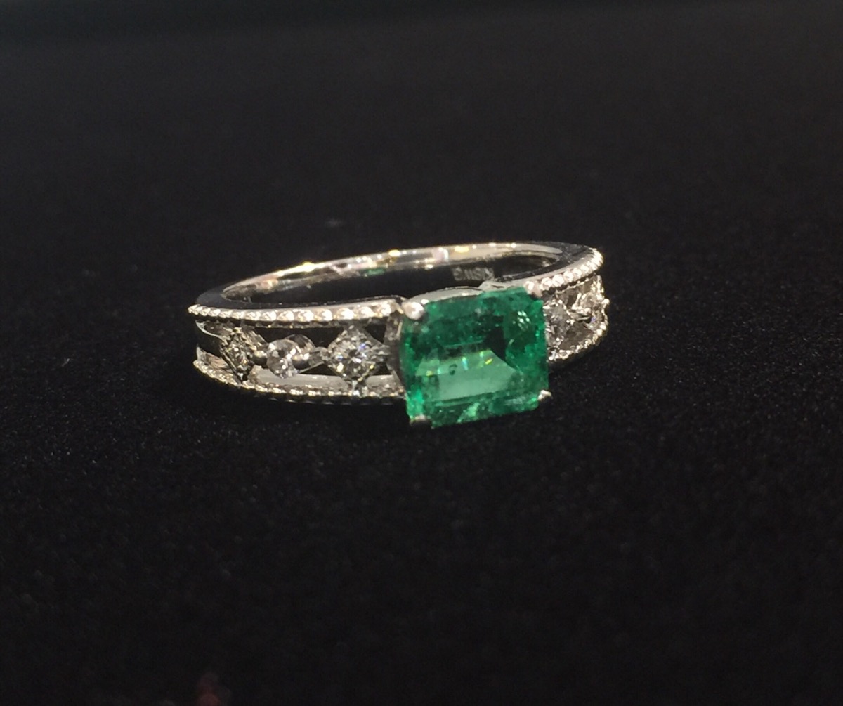 Emerald Ring - VENUS TEARS - Wedding Bands / Engagement Ring