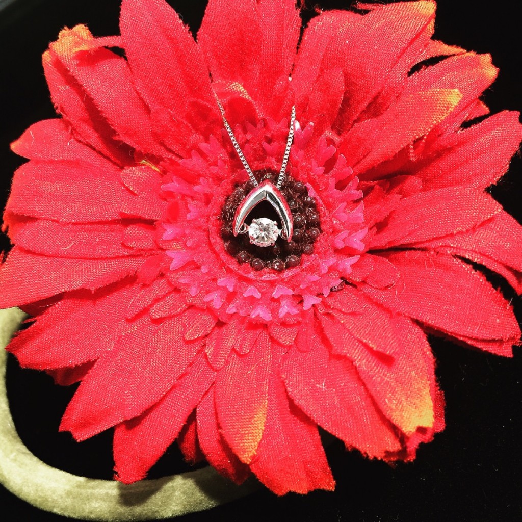 v shape dancing diamond