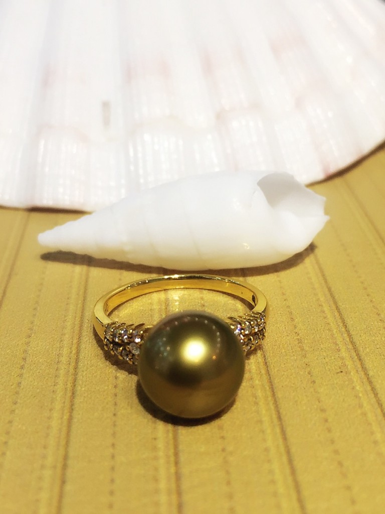 pistachio ring