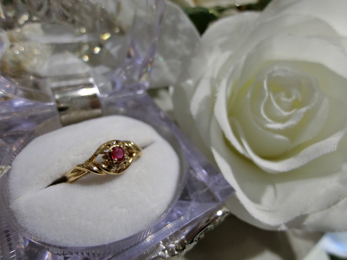 K18YG ruby ring