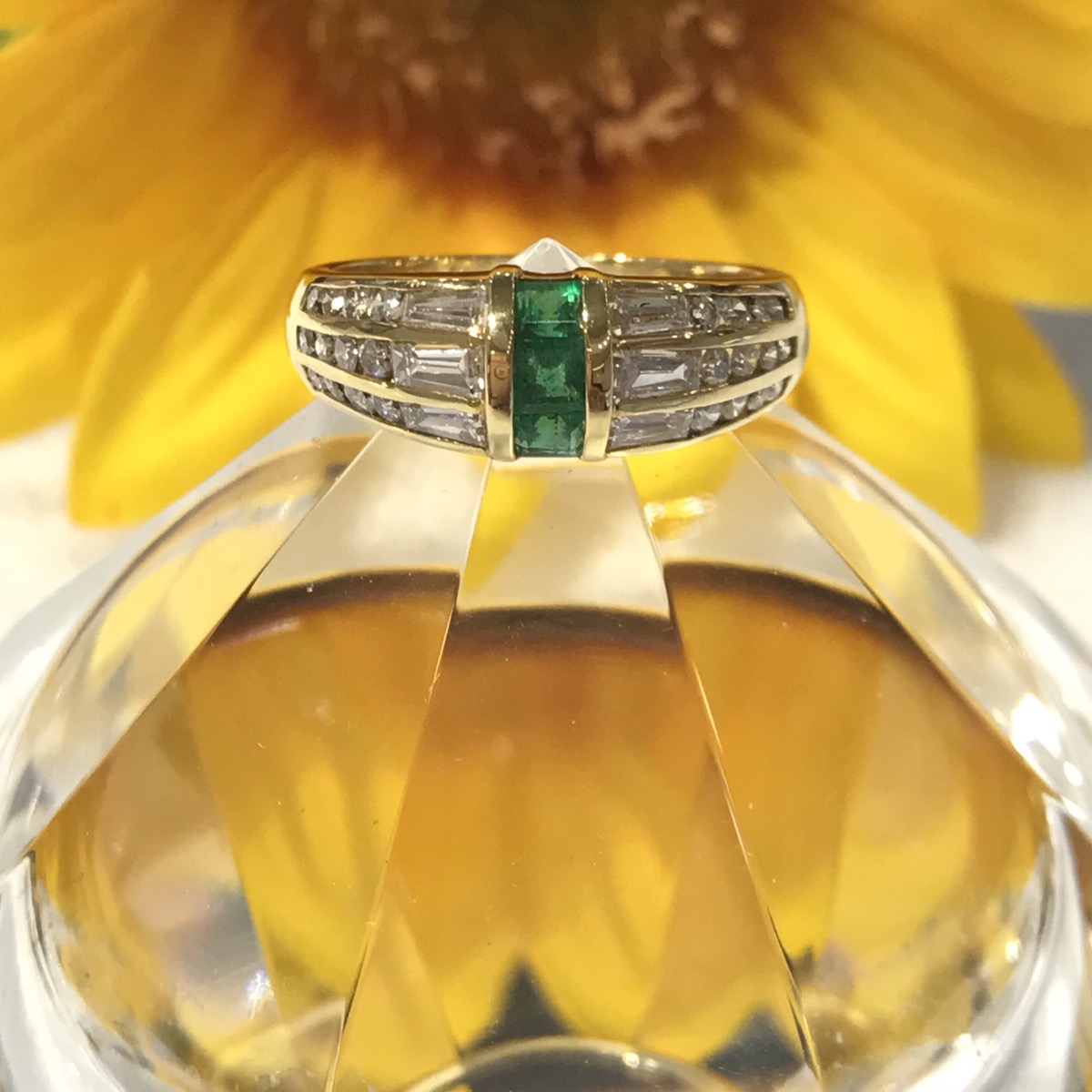 $999 K18YG 0.32ct & 0.92ct Emerald Ring