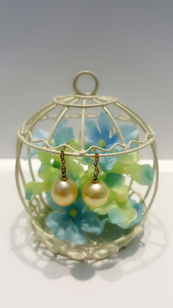 K18YG GOLDEN SOUTH SEA PEARL EARRING 10MM
