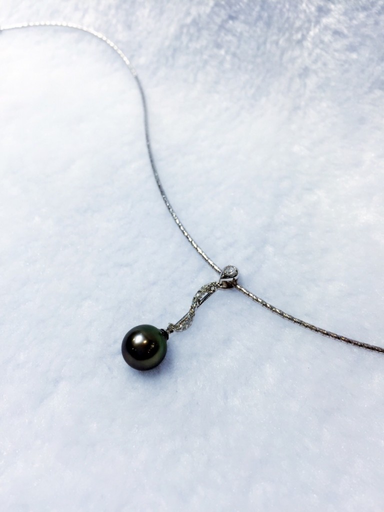 Omega & Tahitian Pearl