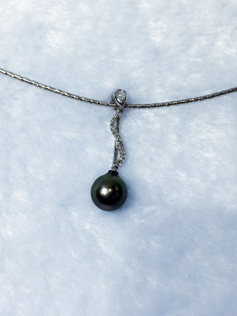 Omega & Tahitian Pearl